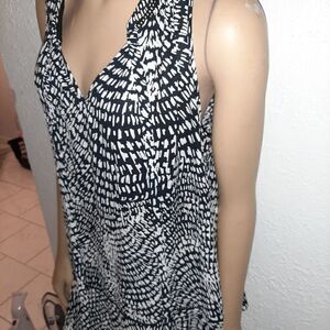 Black and white silky sleeveless Mossimo shirt